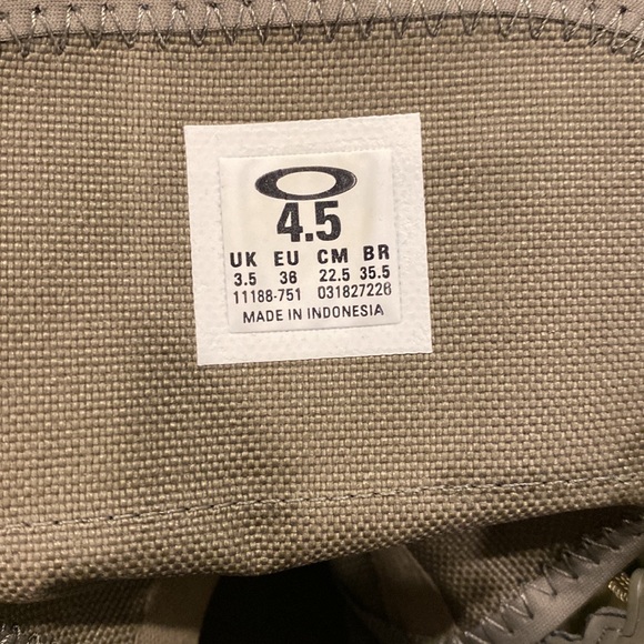 Oakley boots - Picture 4 of 4